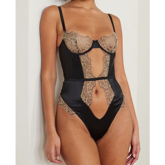 Coco de Mer lingerie - Picture 1 of 8